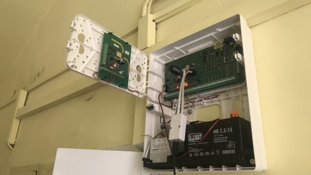 Instalacja alarmowa w budynku wielorodzinnym