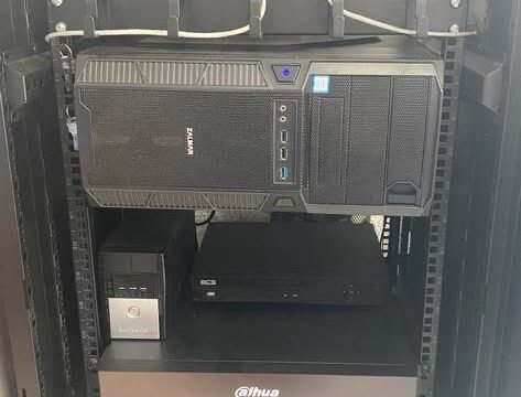 Rejestrator monitoringu w szafie rack